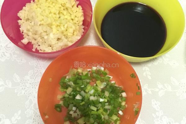 蒜蓉粉丝蒸虾的做法图解2