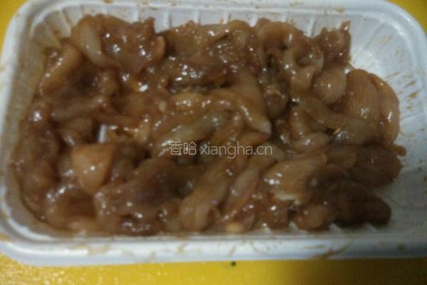 彩椒炒鸡肉的做法图解2