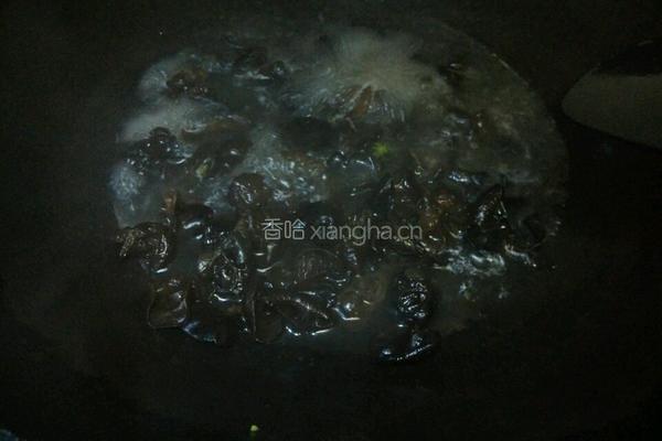 凉拌木耳的做法图解3