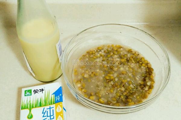 奶味绿豆冰棍的做法图解1