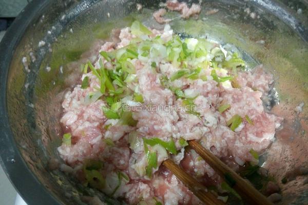 小白菜猪肉饺子的做法图解3