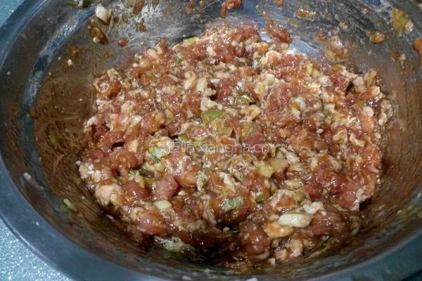 小白菜猪肉饺子的做法图解5