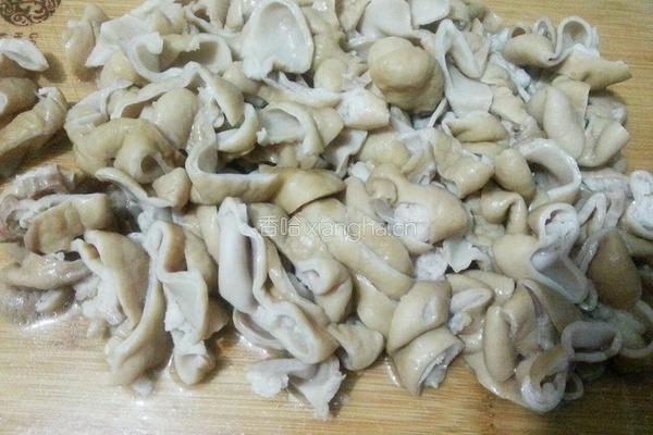 雪菜炒猪大肠的做法图解5