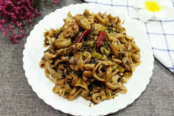 雪菜炒猪大肠的做法图解11