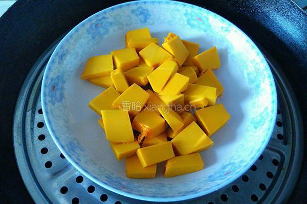 南瓜豆沙芝麻饼的做法图解2