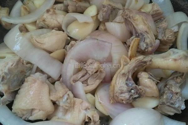 洋葱菇炒鸡的做法图解6