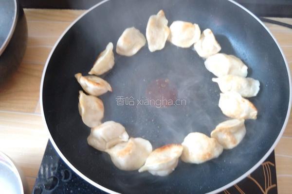 煎水饺的做法图解4