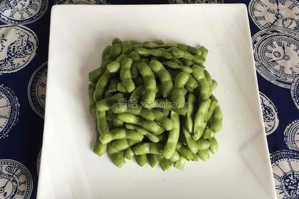 香辣水煮毛豆的做法图解1