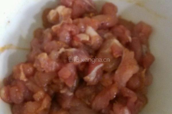 青椒肉片的做法图解1