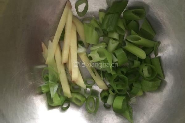 茄子炖蛤蜊的做法图解2