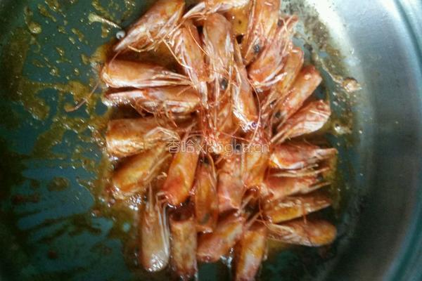 虾头白菜的做法图解1