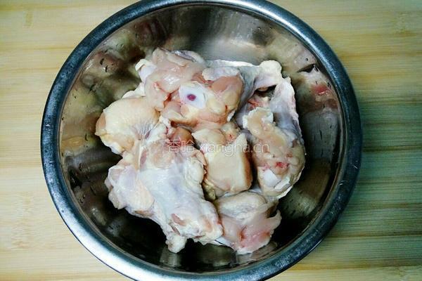 香菇烧鸡翅根的做法图解2