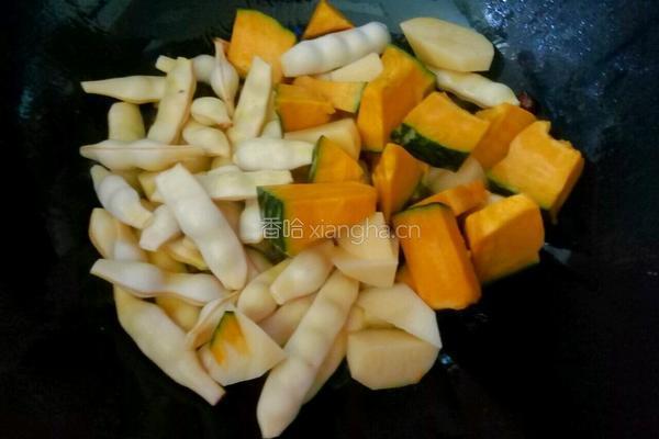 炖土豆窝瓜豆角的做法图解6