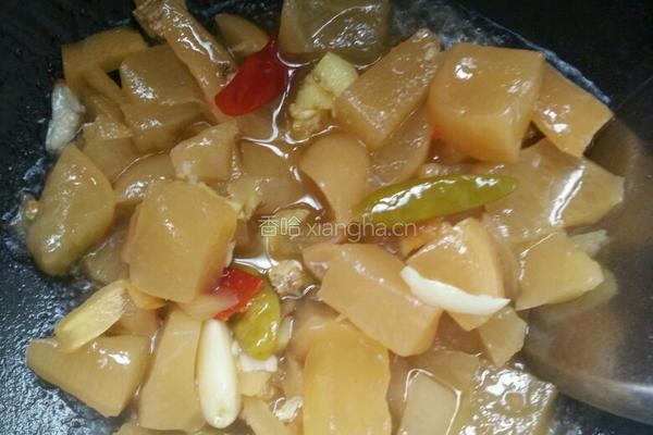 酸萝卜鸭脚汤的做法图解2