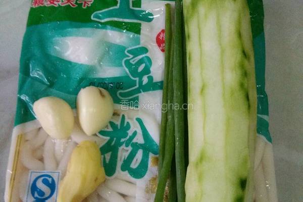 凉拌土豆粉的做法图解1