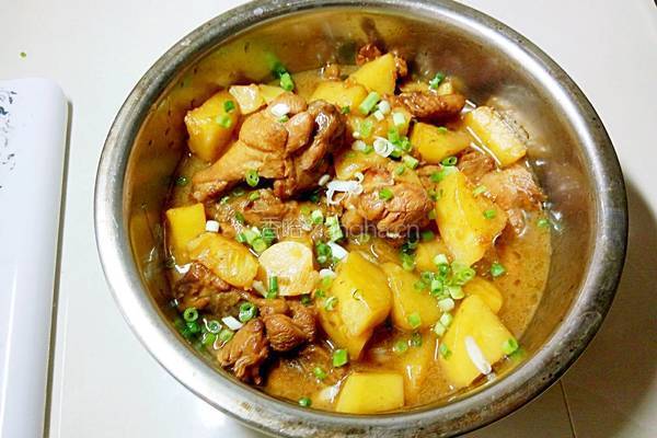 土豆炖鸡翅根的做法图解14