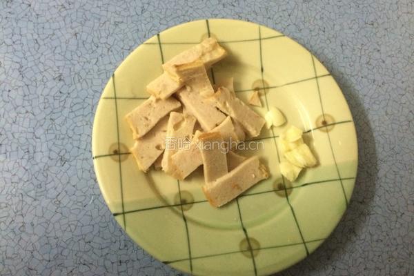 豆角炒肉饼的做法图解3