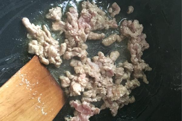 红辣椒炒豌豆肉末的做法图解4