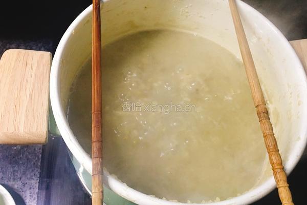 绿豆薏仁百合粥的做法图解4