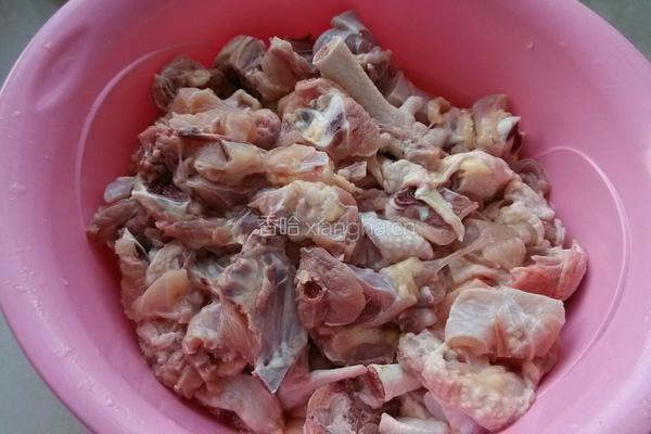 临沂炒大盘鸡的做法图解1