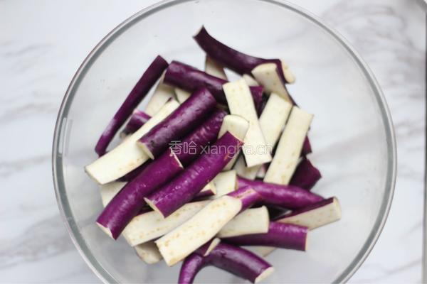 泰式酱烧茄子的做法图解1