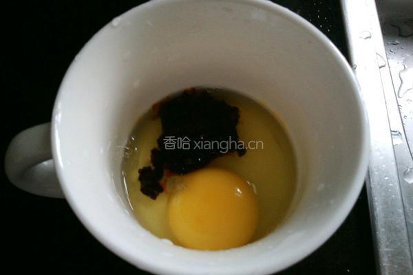 老干妈牛肉辣酱蛋炒饭的做法图解2