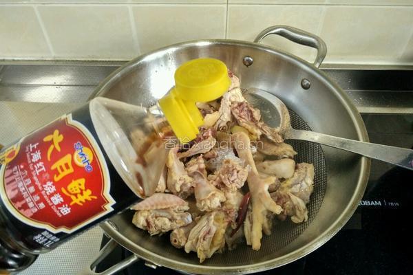毛豆米烧鸡的做法图解7