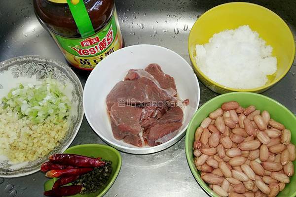 秘制牛肉酱（麻辣浓香口味）的做法图解1