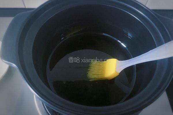 红烧仔鸡煲仔饭的做法图解2