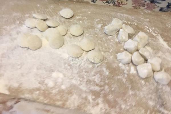 生煎水饺的做法图解1