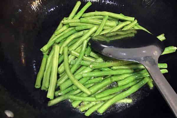 干煸长豇豆的做法图解4