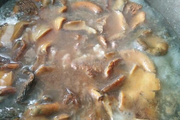 枞树菌瘦肉汤的做法图解4