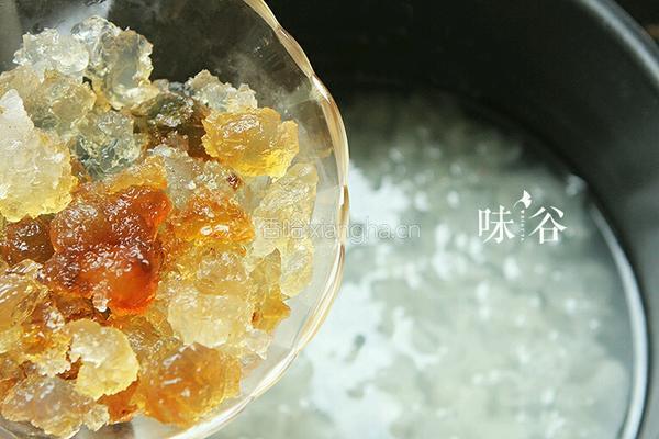 桃胶炖银耳的做法图解5