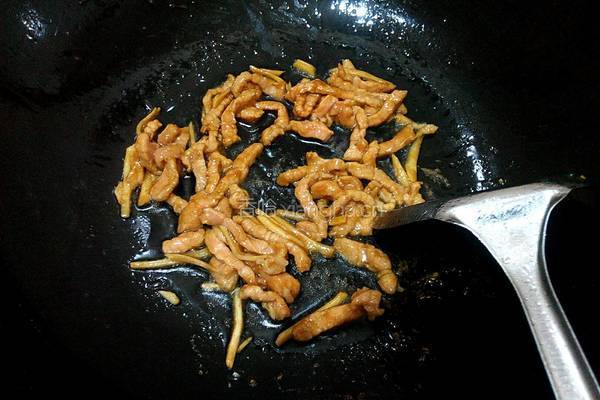 肉丝青椒炒榨菜的做法图解4