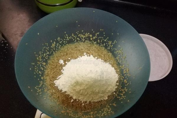 芝麻脆饼的做法图解3