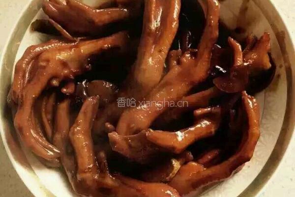 红烧鸭掌的做法图解4