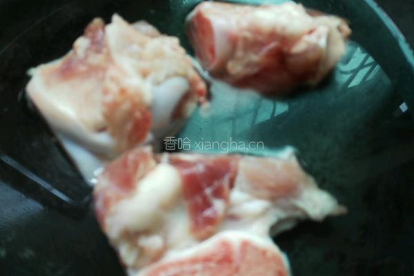 冬瓜骨头汤的做法图解1