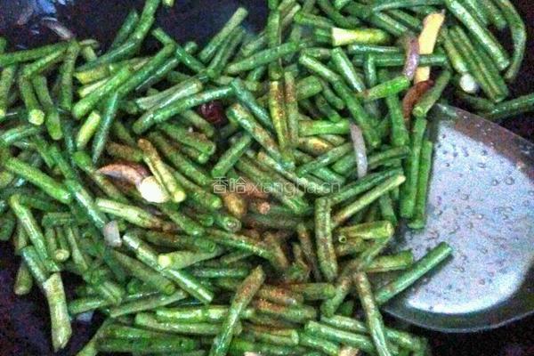番茄炒豆角的做法图解5