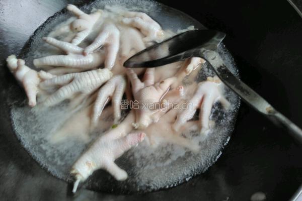 卤虎皮凤爪的做法图解2