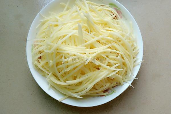 酸辣土豆丝的做法图解1