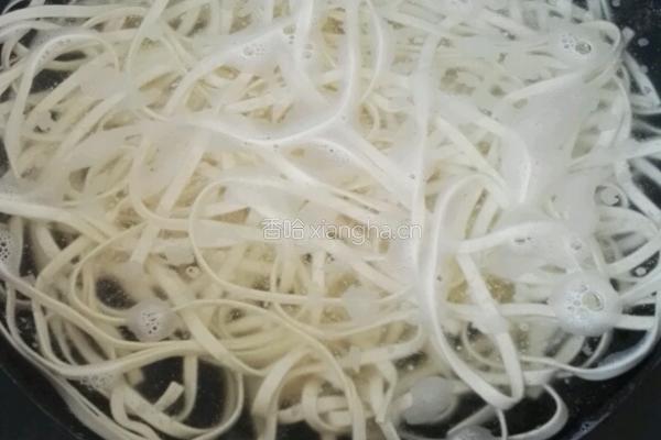 西红柿鸡蛋打卤面的做法图解3