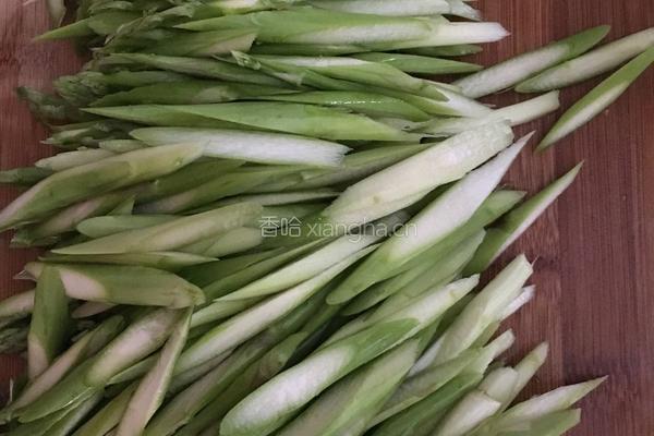 辣椒炒芦笋的做法图解4