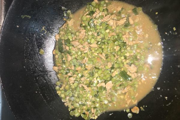 豆酱肉末炒豆角的做法图解7