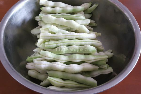 芸豆肉馅饺子的做法图解1