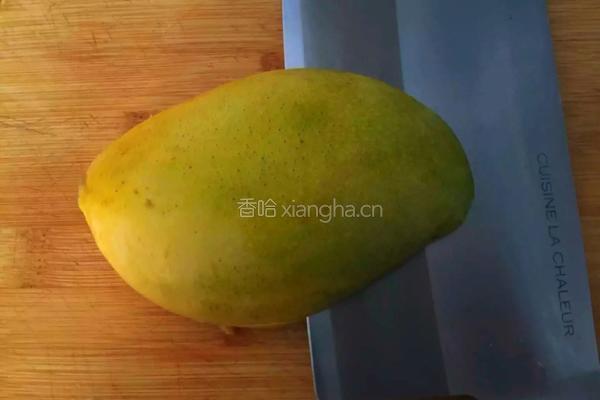 芒果玫瑰花的做法图解1