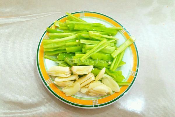 青椒炒茄子的做法图解3
