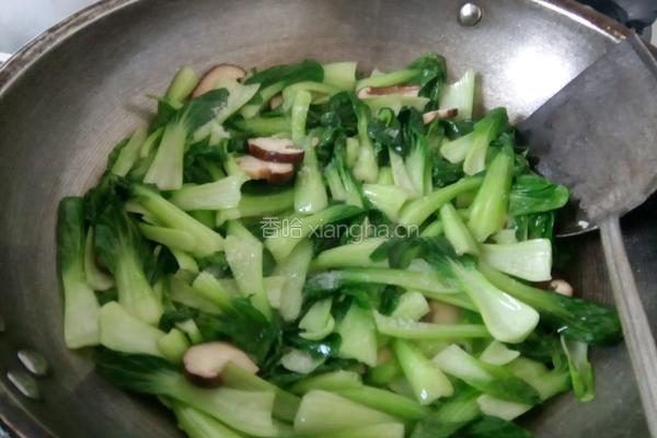 香菇青菜的做法图解3