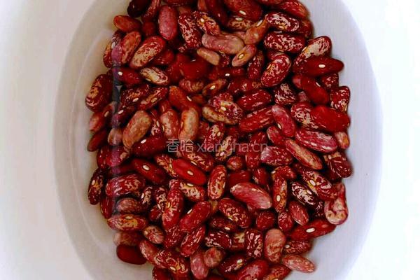 大米碴子焖豆饭的做法图解2
