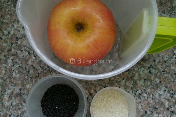苹果黑米米糊的做法图解1