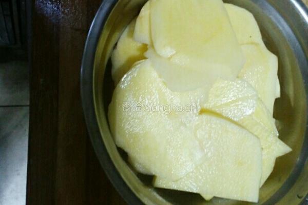 土豆片汉堡扒田园沙拉的做法图解3